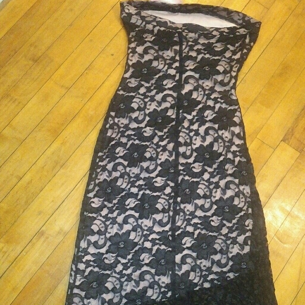 Dress - Picture 4 of 4
